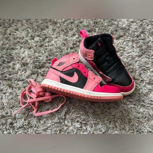 Jordan’s Toddler Girls Size 10c - Picture 9 of 14